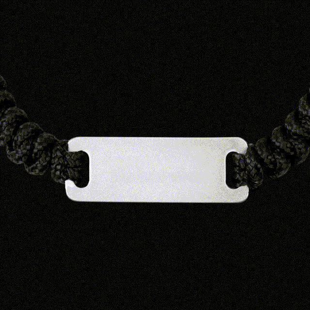 Paracord bracelet with custom engraving